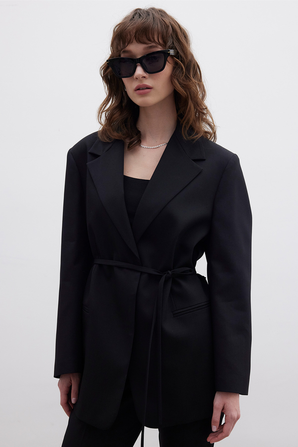 Manuka - FLAT CLOSE BELTED BLAZER JACKET BLACK (1)