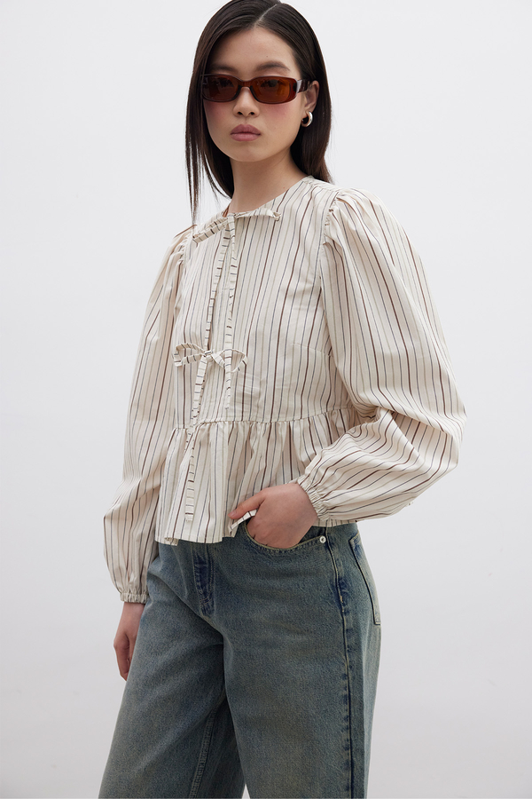 Manuka - STRIPED BLOUSE WITH TYING DETAIL BEIGE STRIPED (1)