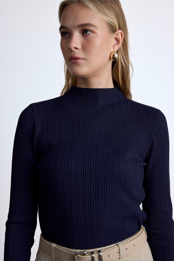 Manuka - HIGH COLLAR KNITWEAR BLOUSE DARK BLUE (1)