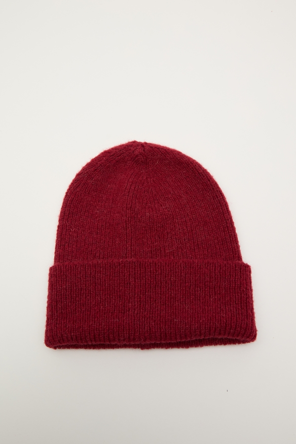 Manuka - RUBED KNITTED BEANIE RED (1)