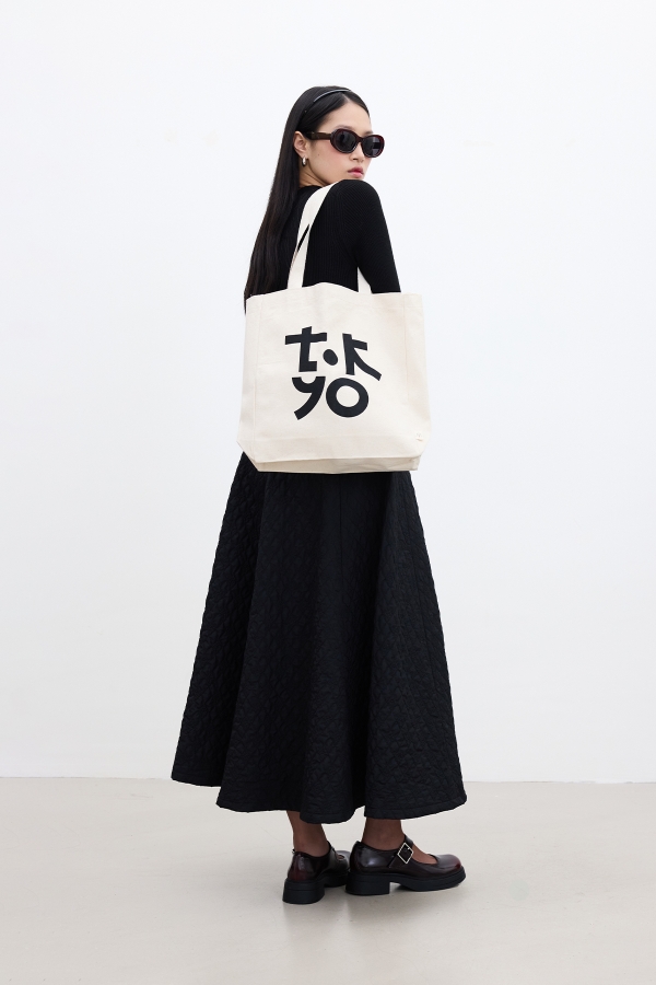 Manuka - PRINTED GUESTS CLOTH BAG TOKYO (1)