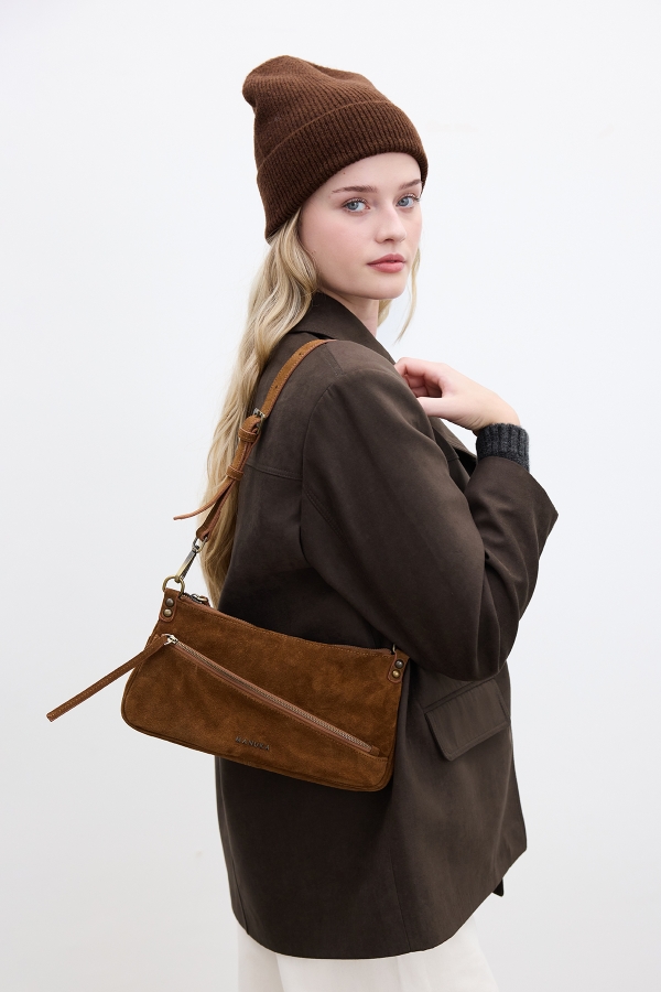 Manuka - MARI SUEDE BAGGET BAG COPPER (1)