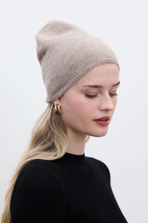 Manuka - FINE KNIT BEANIE MINK (1)